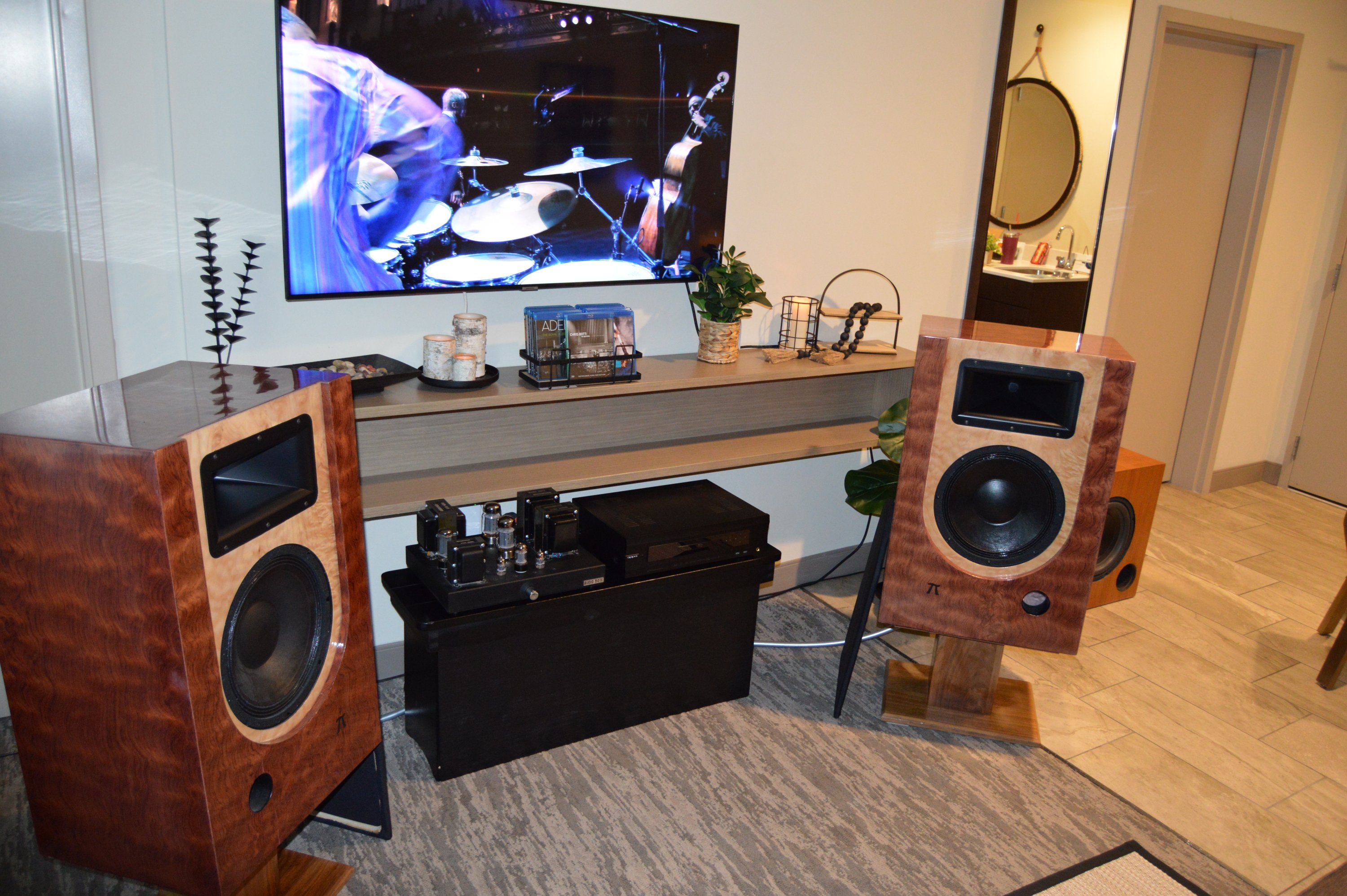 https://lonestaraudiofest.com/2025/Photos/Dsc_0001.jpg
