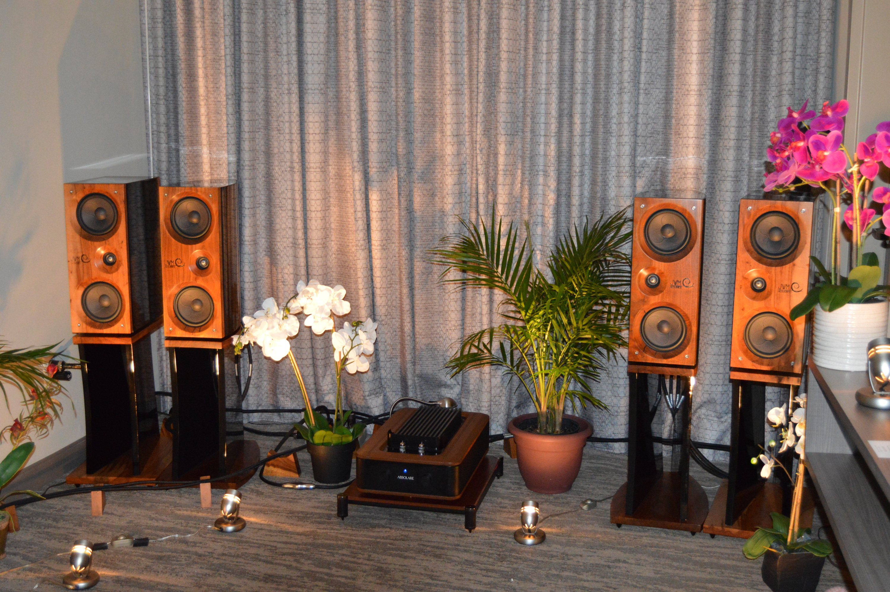https://lonestaraudiofest.com/2025/Photos/Dsc_0037.jpg