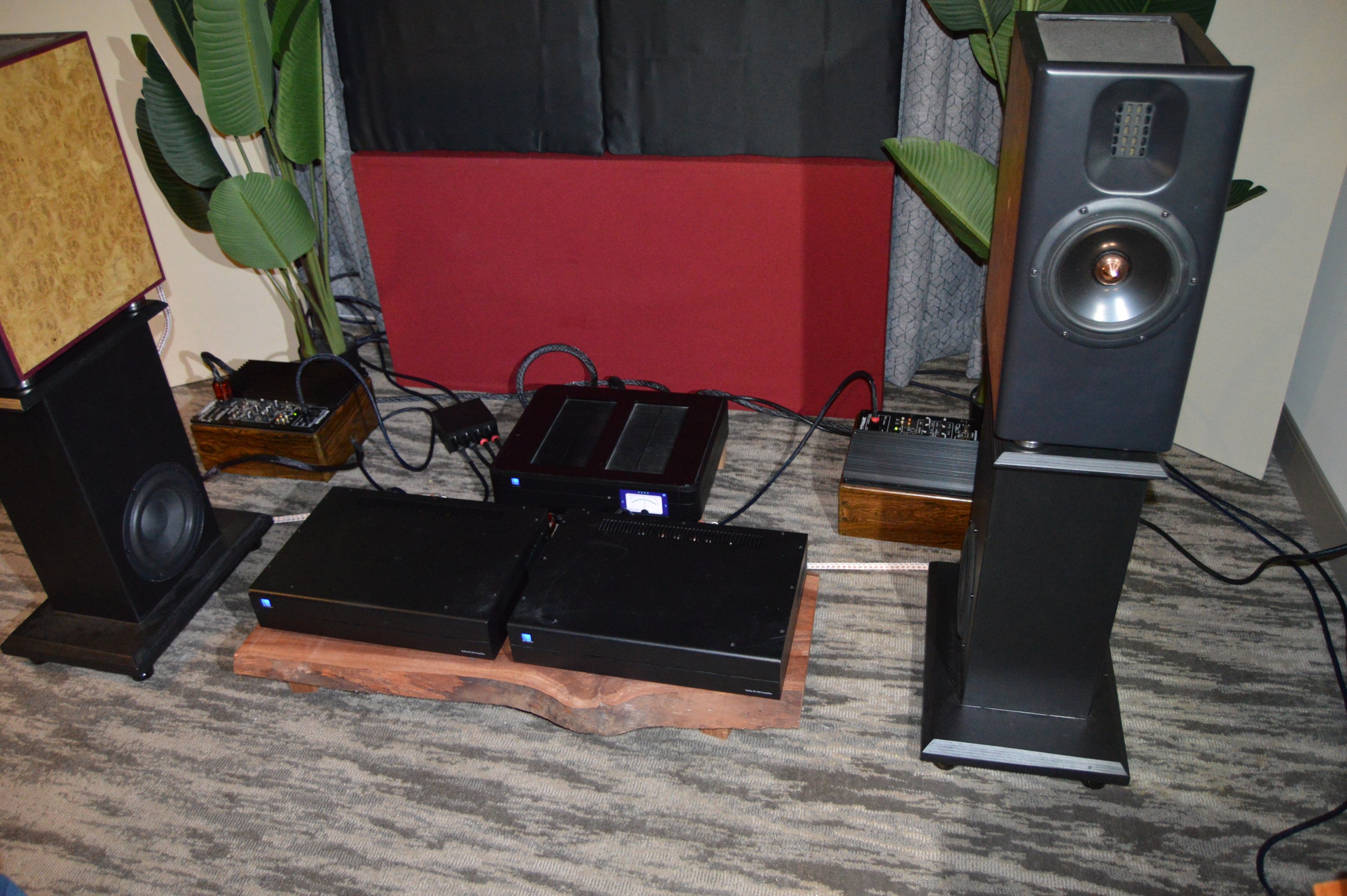 https://lonestaraudiofest.com/2025/Photos/Dsc_0069.jpg