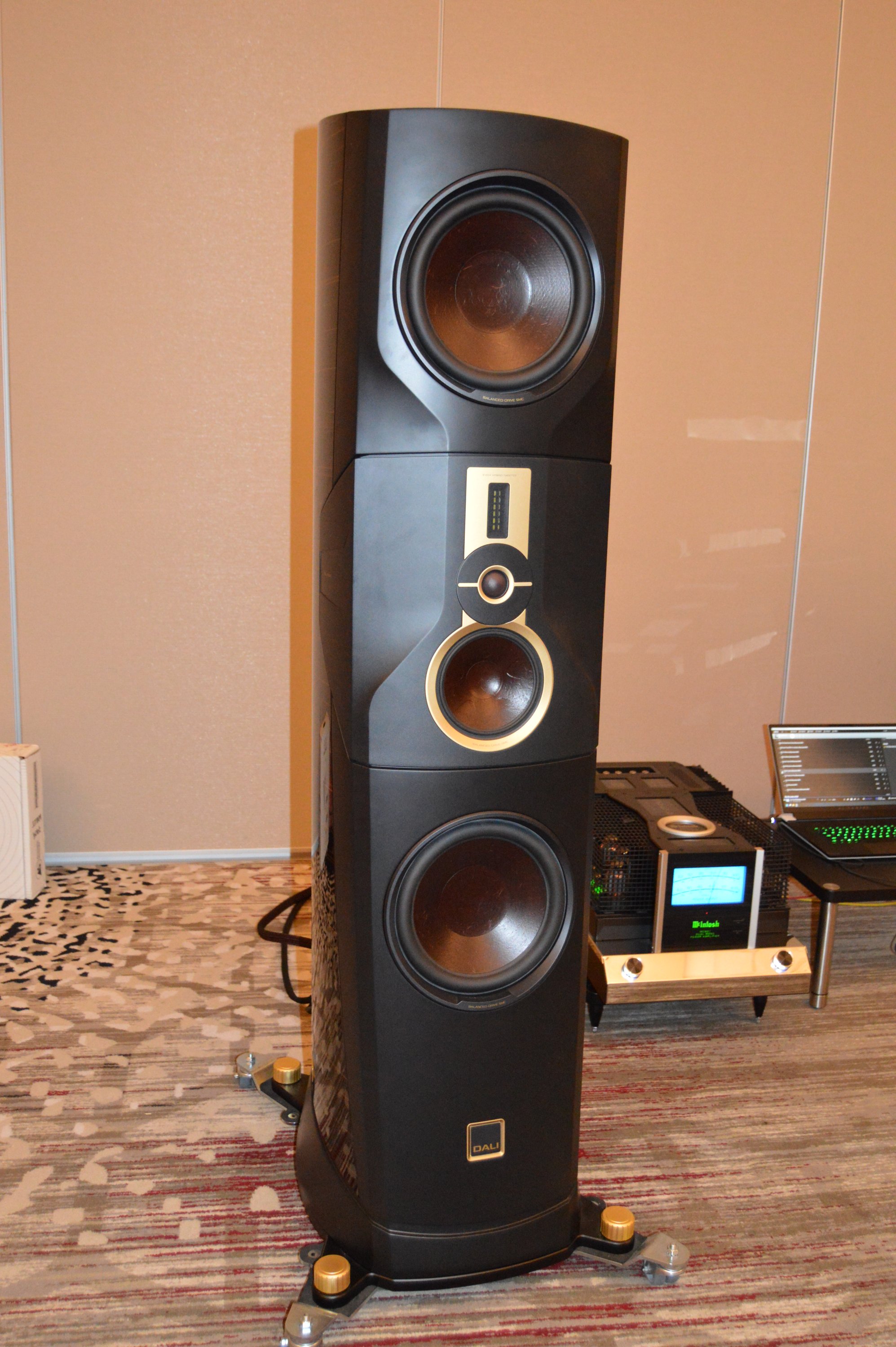 https://lonestaraudiofest.com/2025/Photos/Dsc_0183.jpg