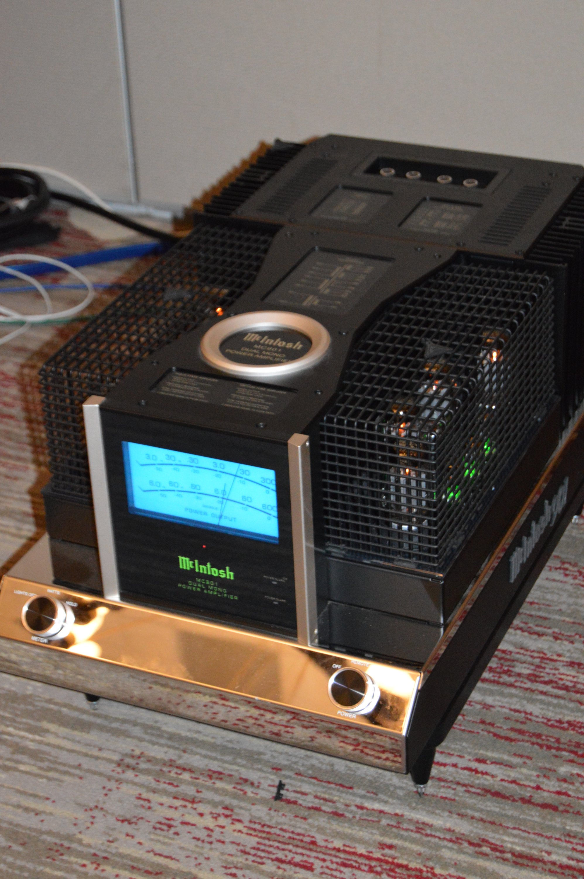 https://lonestaraudiofest.com/2025/Photos/Dsc_0195.jpg