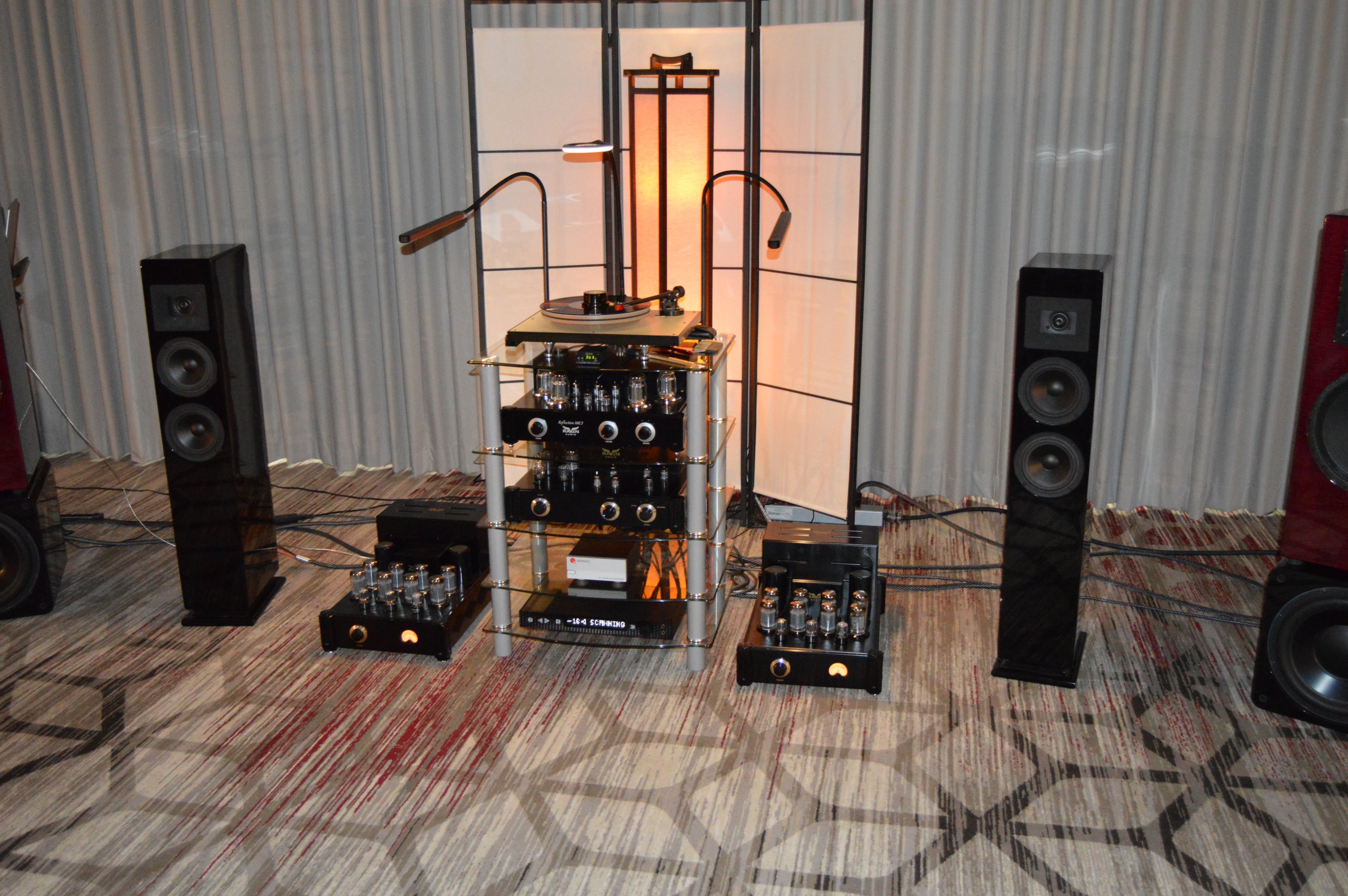 https://lonestaraudiofest.com/2026/Photos/Dsc_0076.jpg